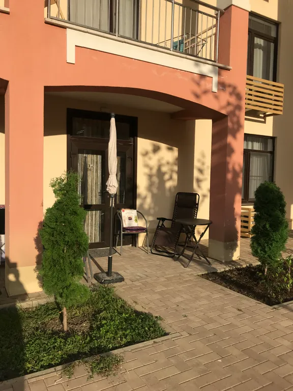 Квартира у озера и моря