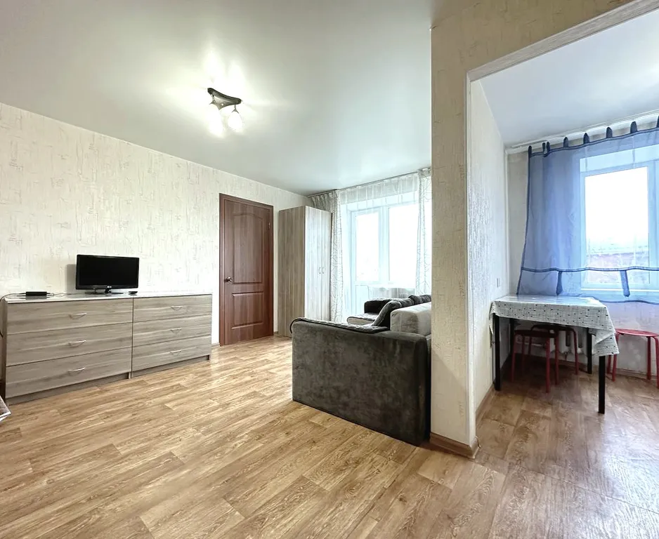 2-комнатная квартира в центре рядом с КУЗгту и РЕАцентром