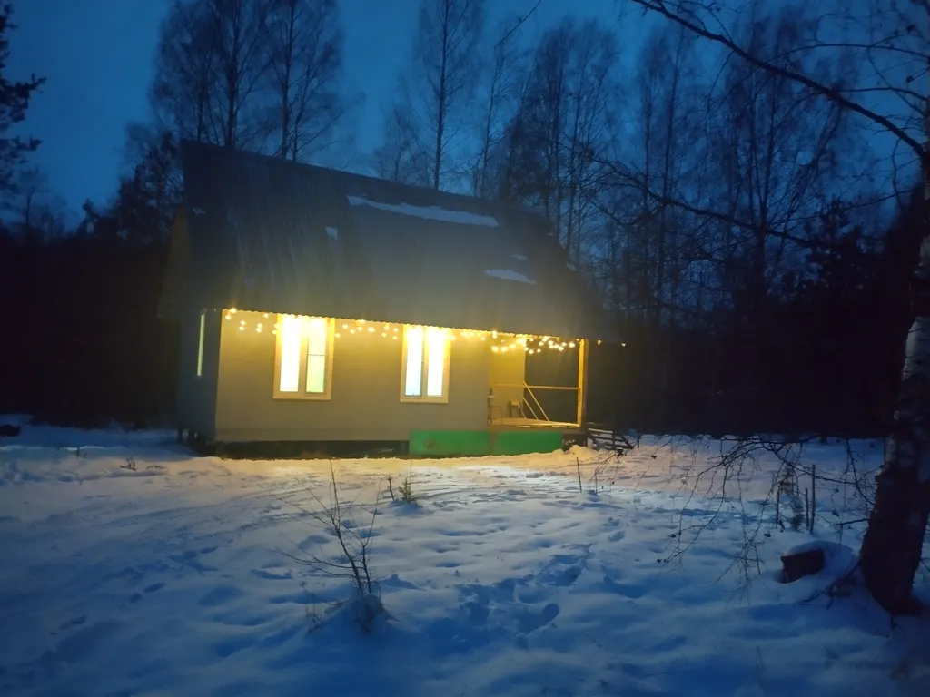 Дом на берегу протоки, ведущей в Вышневолоцкое водохранилище
