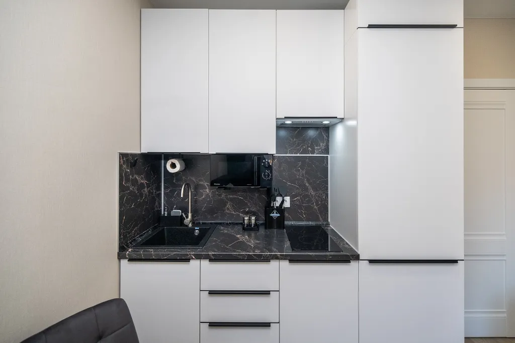 Студия с новым ремонтом и видом на горы