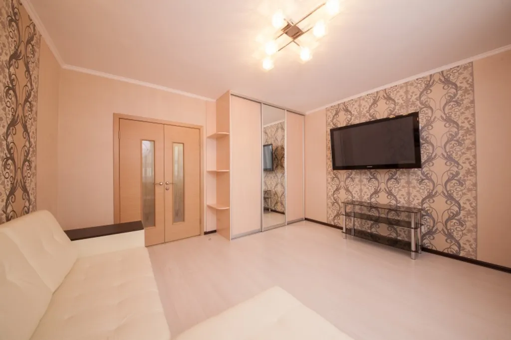 Квартира Квартира Уютная 3х-комнатная на Взлетке — Красноярск