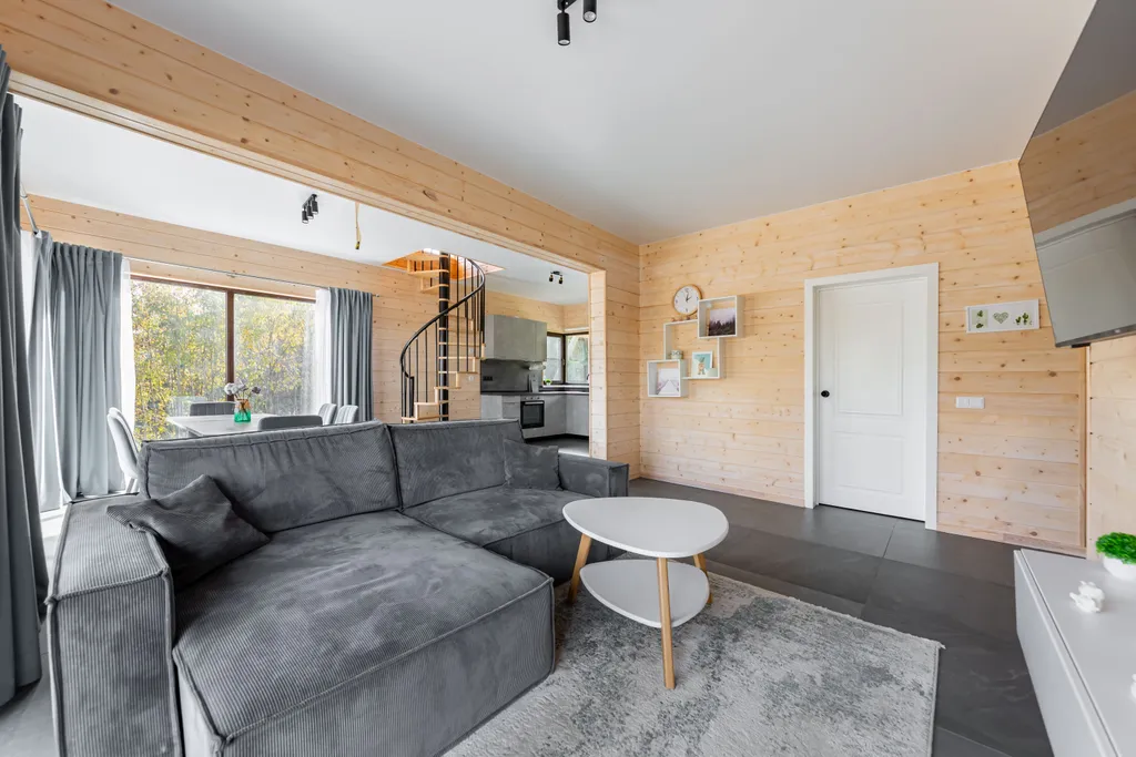 Коттедж Дом с видом на озеро в окружении леса, рядом с курортом "Игора" — Снегиревка