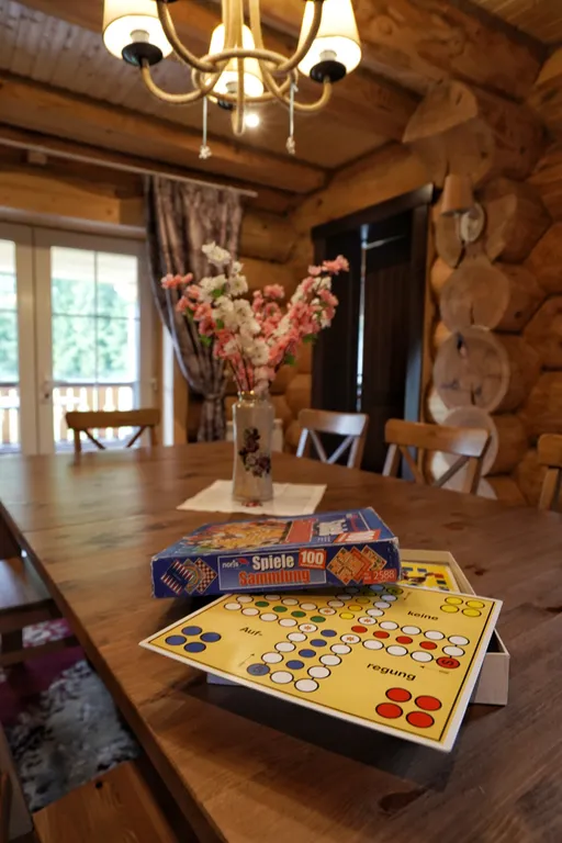 5-комнатный двухэтажный Коттедж Цветы в Подмосковье в окружении леса