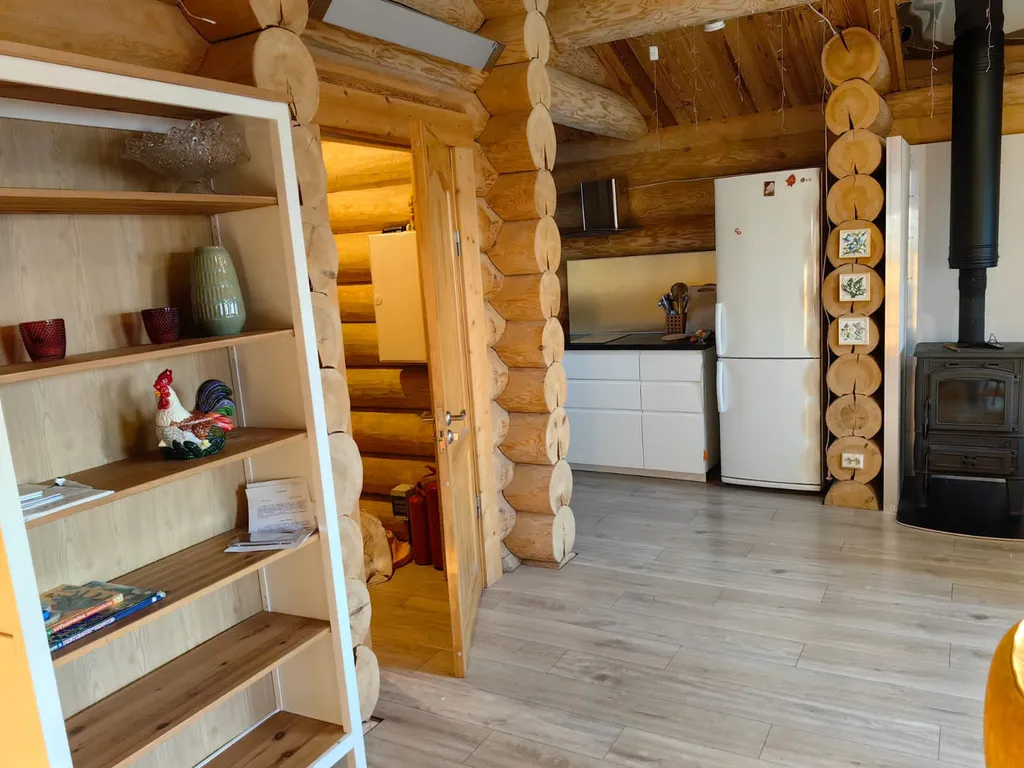 Шале и баня на 1 линии озера Красное, 2 километра от Финского залива, Пески