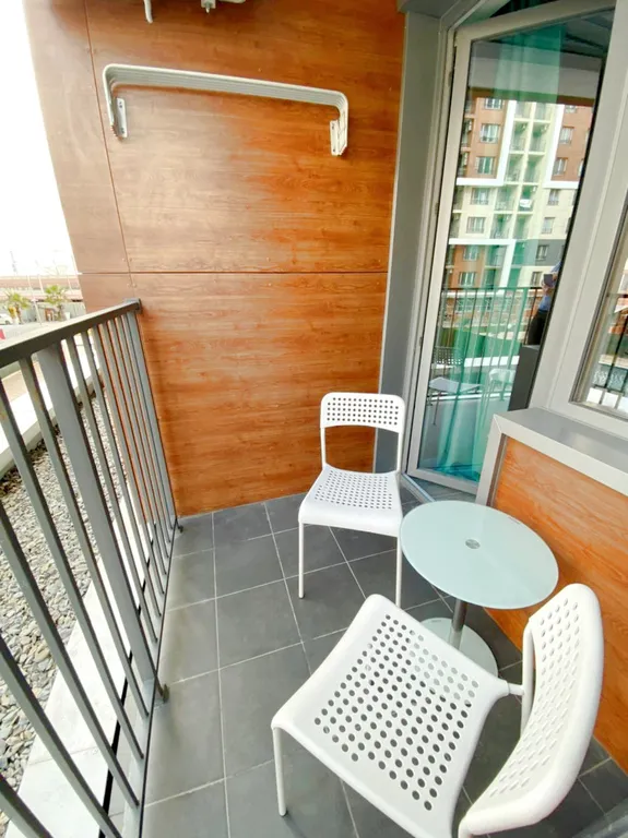 Студия на первой береговой