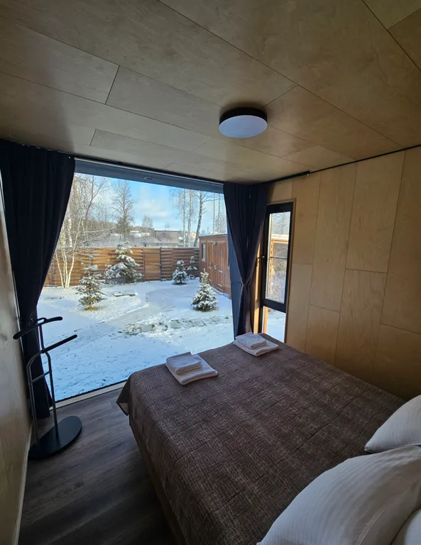 Уютный дом с панорамными окнами