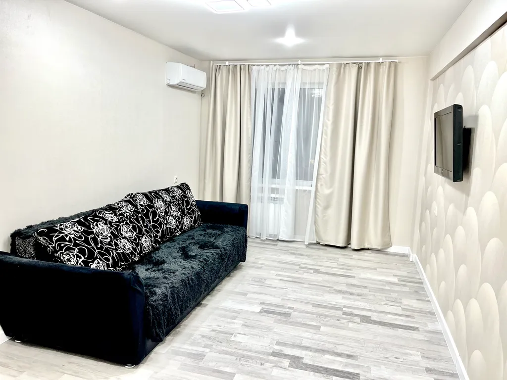 Уютная солнечная квартира с большой лоджией и видом на весь город