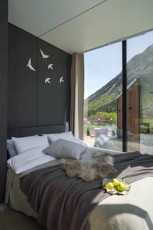 Зеркальный коттедж Alpina House 2