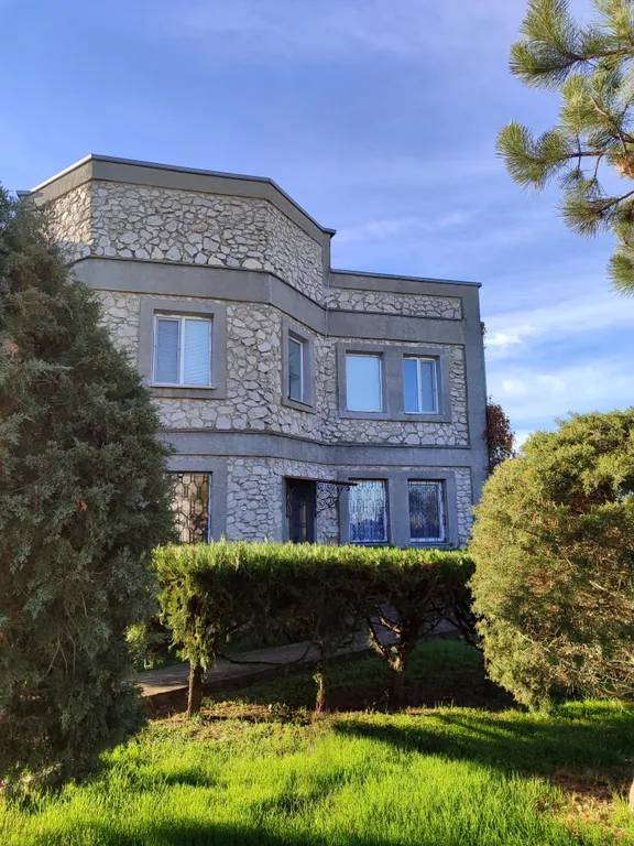 Коттедж Вилла у Озера — аренда посуточно в Саки