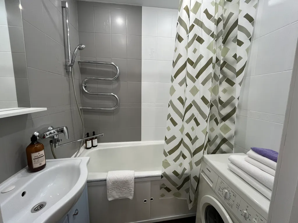 Ваш Рантье на Самойловой 12 близ отеля Меридиан