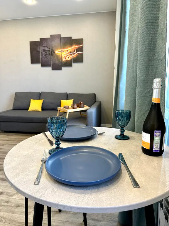 Студия с дизайнерским ремонтом и видом на канал Москвы реки