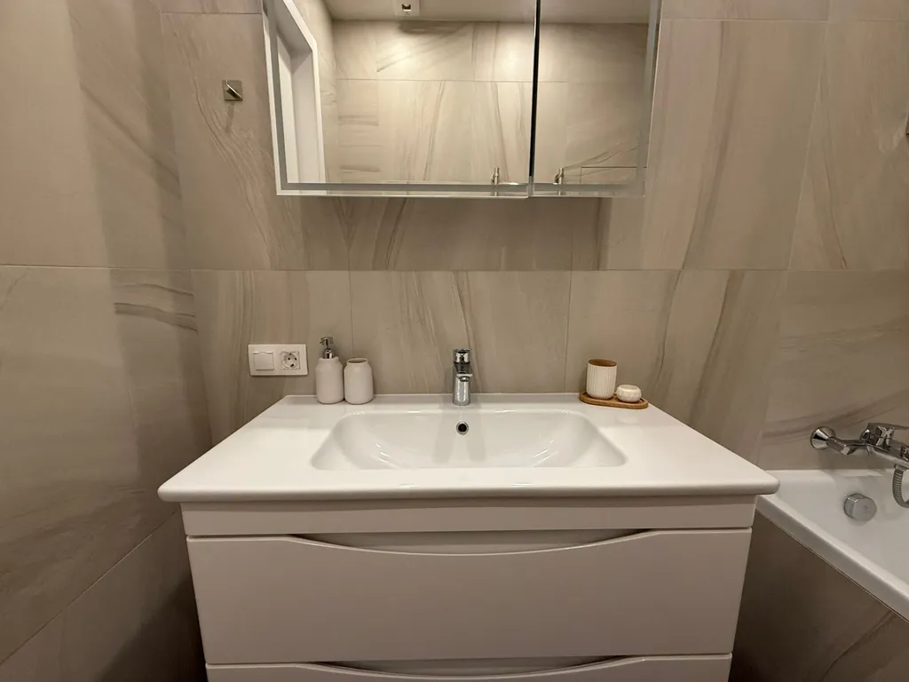 АПАРТАМЕНТЫ ТРЕХКОМНАТНЫЕ 'ФЭМИЛИ  ОНЛИ ФЛЭТПОРТ', для 6 гостей