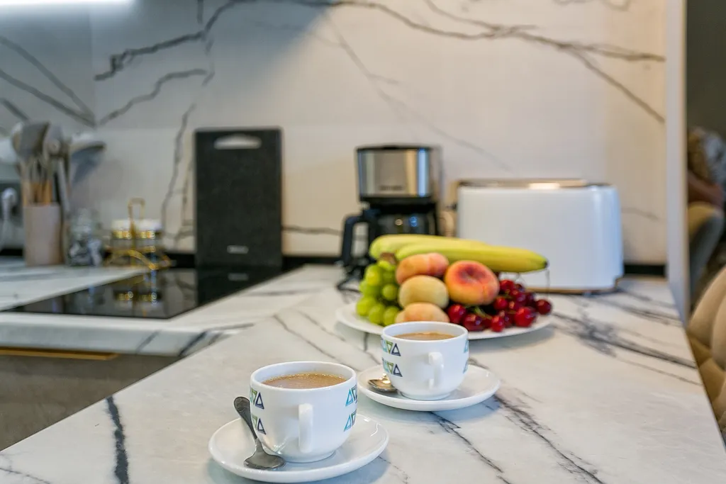 Дизайнерская студия с террасой с видом на море и свой пляж