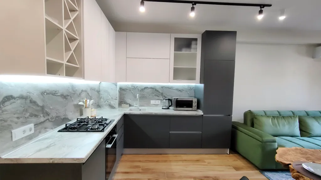 Светлый, уютный и современный апартамент в центре Красной Поляны