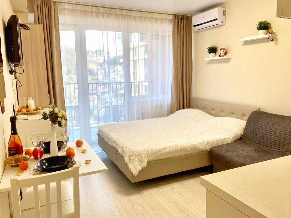 Cтудия с великолепным видом на море