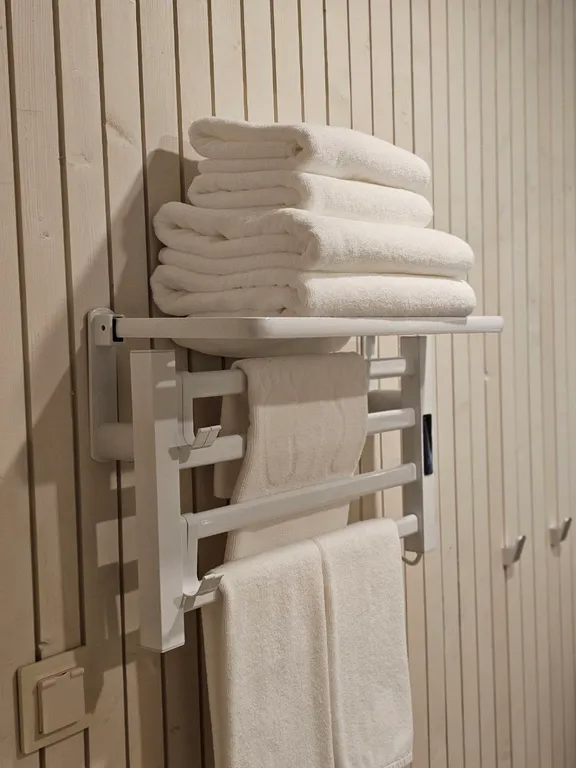 Вилла Nelli с видом на озеро и зоной барбекю среди каменной россыпи