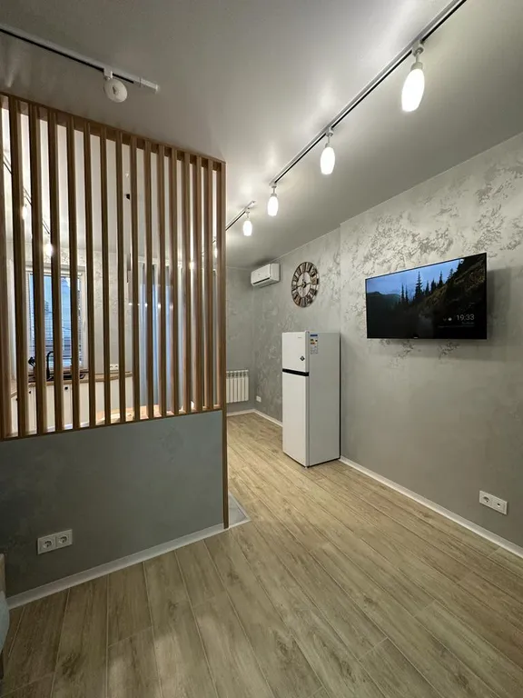 Уютная студия в исторической части города с боковым видом на Волгу