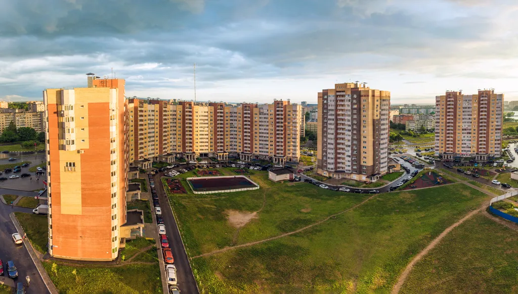 Уютная студия в центре города в стиле лофт с балконом