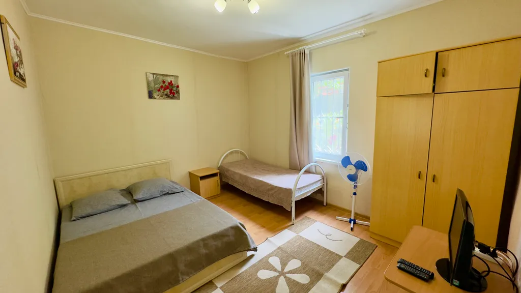 Квартира Чистый уютный эконом в 3 минутах пешком до пляжа — аренда посуточно в Геленджик