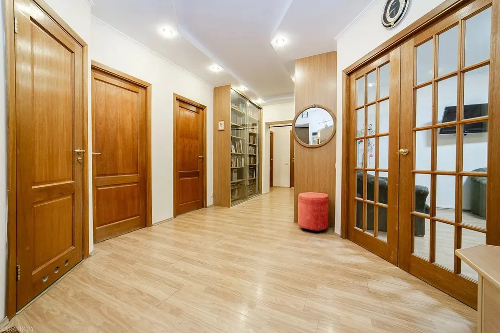 Пятикомнатные апартаменты Ladgorna в тихом центре