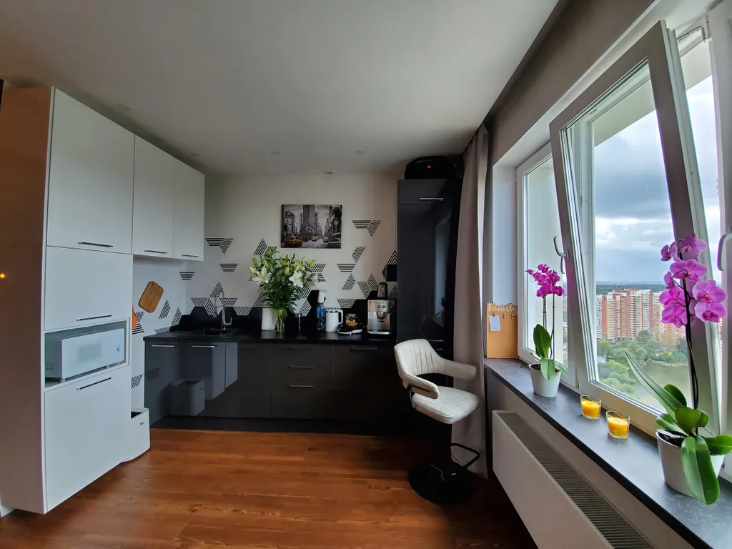 Видовые апартаменты в стиле лофт с умным домом