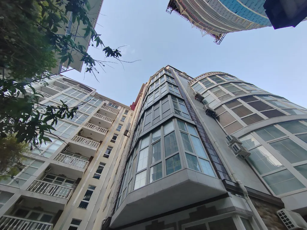 Квартира-студия у моря на 1 линии с балконом