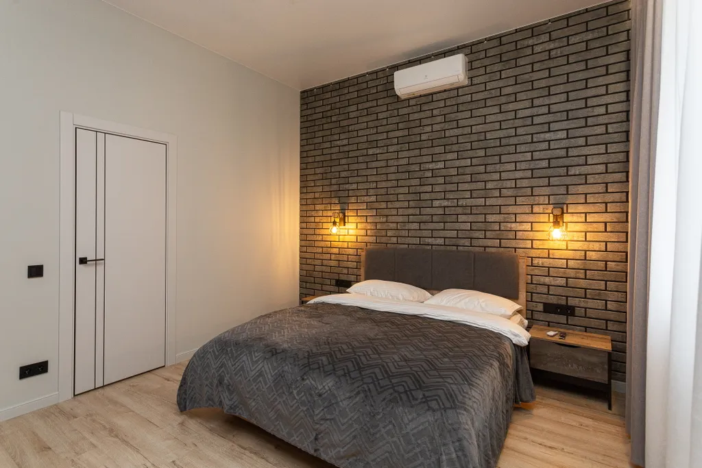 На первой линии от моря сдам полдома