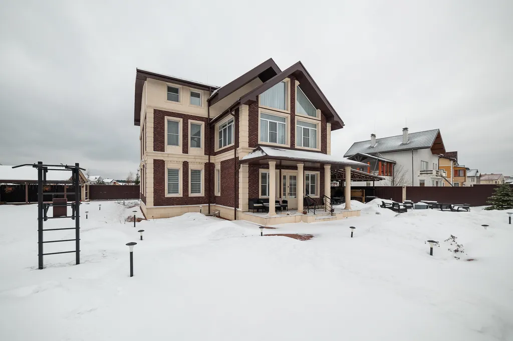 Коттедж 8-комнатный Дом — Голиково