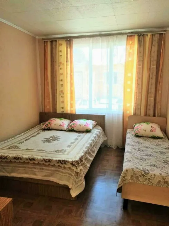 Коттеджи с бассейном