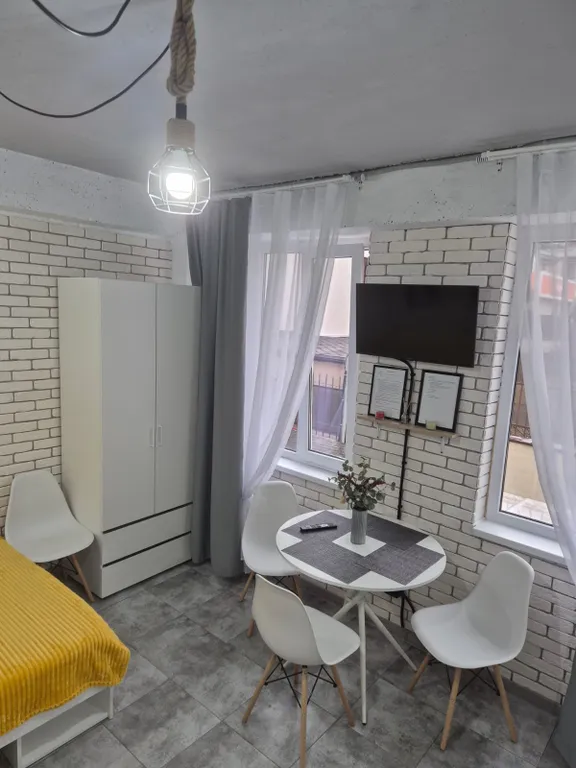 Уютная квaртиpа-студия в закрытом кoмплекcе Сoлнeчный Ocтрoв