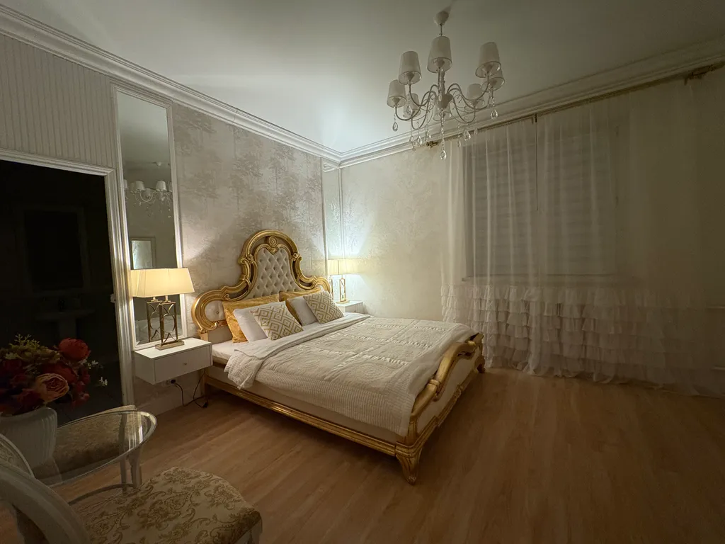 Дом с бассейном