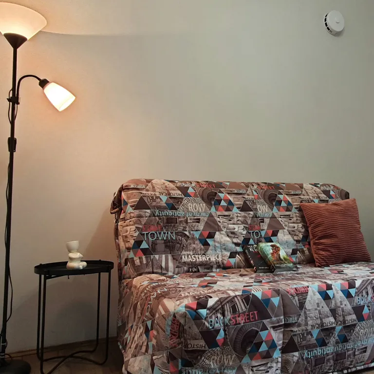 Домик под соснами