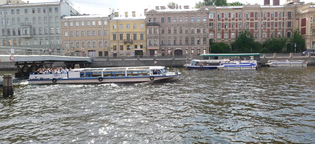 Комната в сердце города с видом на Фонтанку