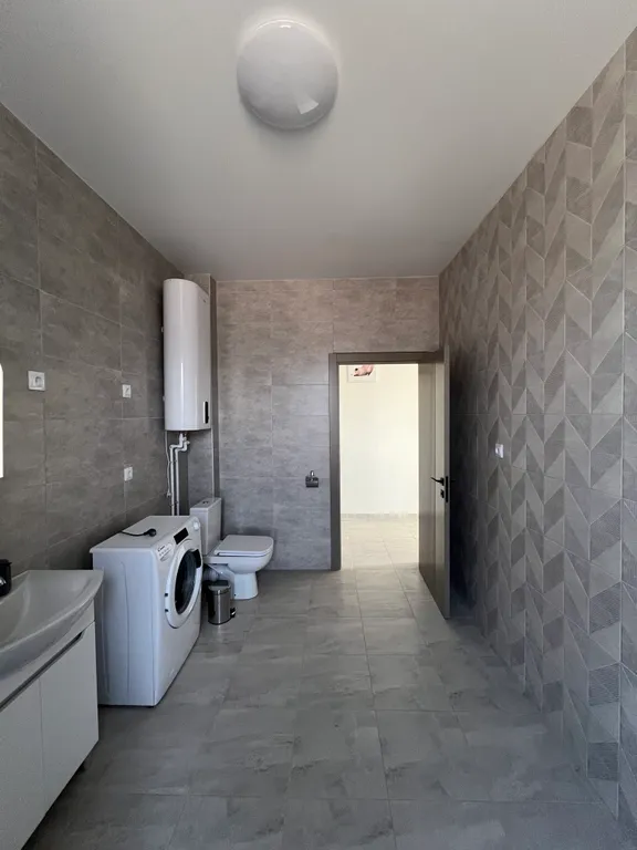 Дом с бассейном и с видом на море и горы