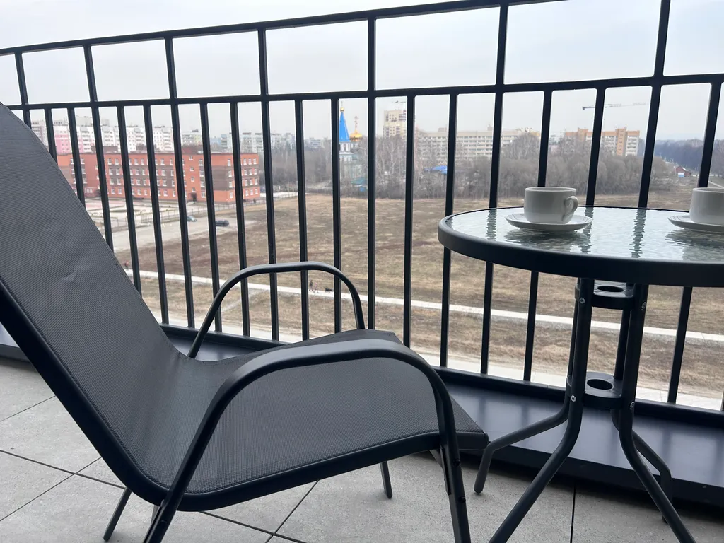 Современная студия с террасой