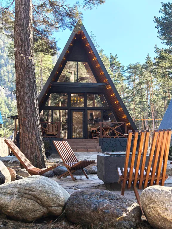 Коттедж Дом в Приэльбрусье на огороженной территории — аренда посуточно в Эльбрус