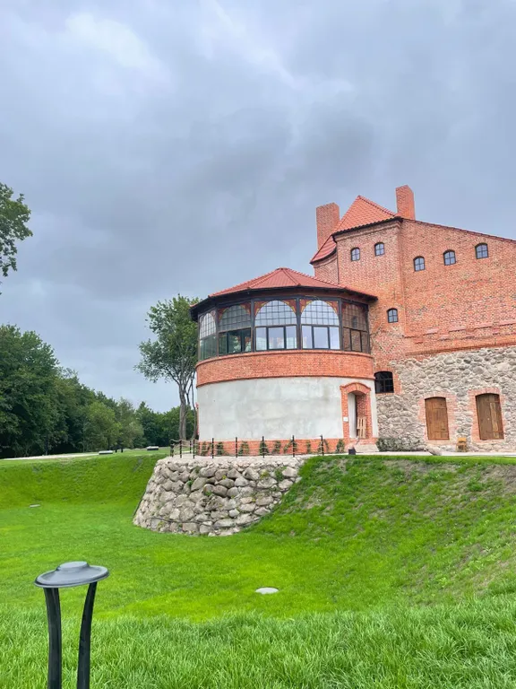 Двухкомнатная квартира у парка в тихом пригороде Калининграда