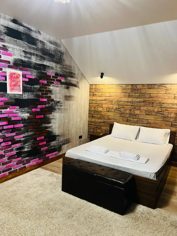 Дом с бассейном