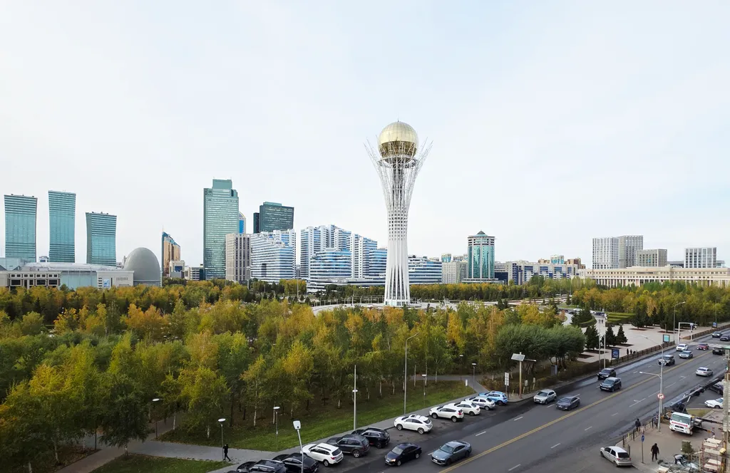 3х комнатная квартира, шикарный вид на байтерек, центр, 3 кровати, диван, 2 санузла — аренда посуточно в Астана (Нур-Султан)