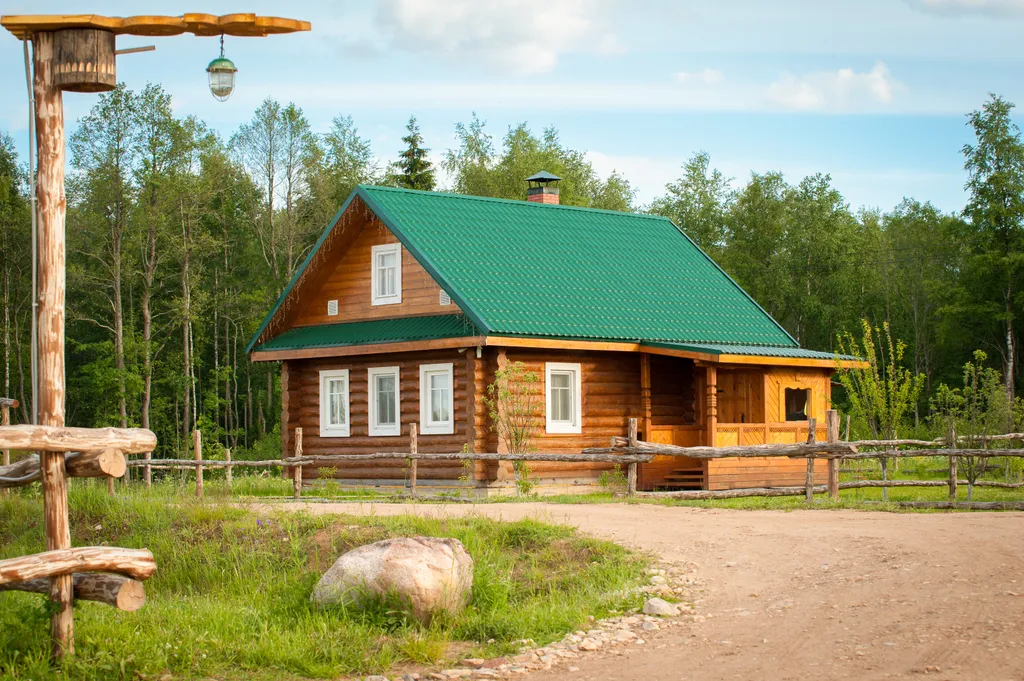 Дом у озера на Селигере