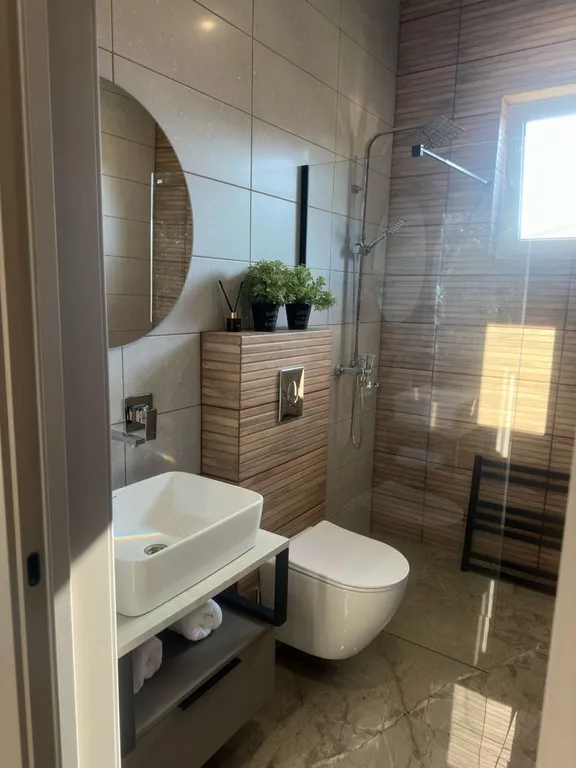 Дом с бассейном