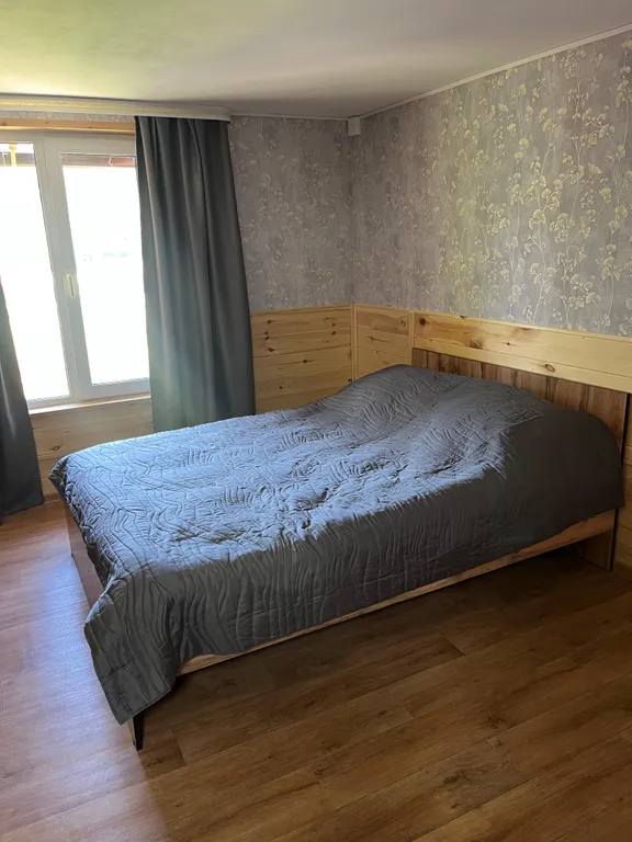 Коттедж с видом на озеро и горы