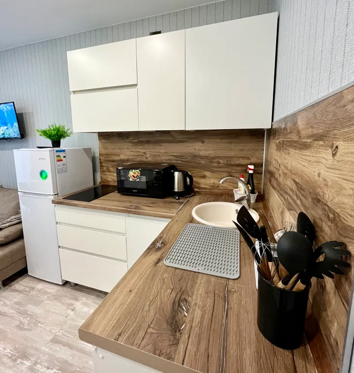 Новая студия с просторной парковкой