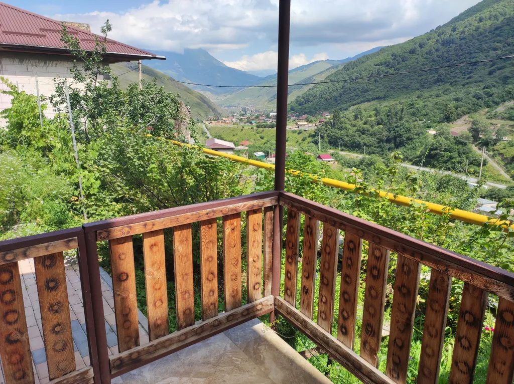 Коттедж с видом на горы и горную речку