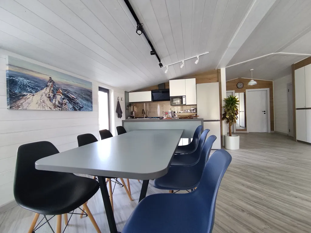 Уютный дом с видом на горы в стиле лофт с баней