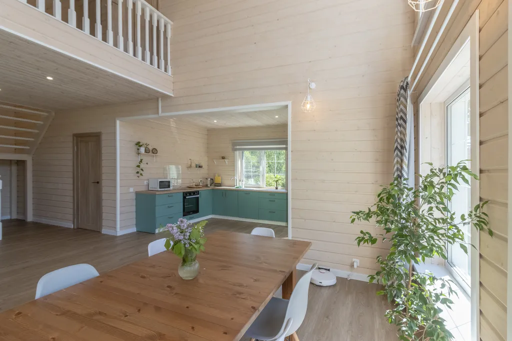 Коттедж Дом с бассейном в Карелии — Деревянное