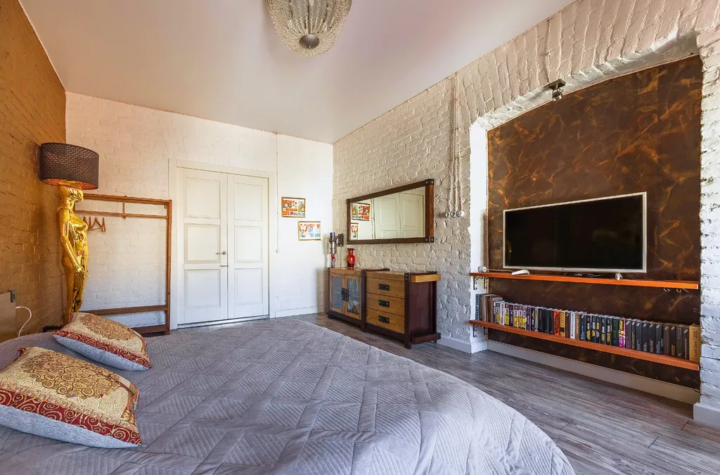 Эксклюзивныe апартамeнты в стилe поп-apт на Невском проспекте