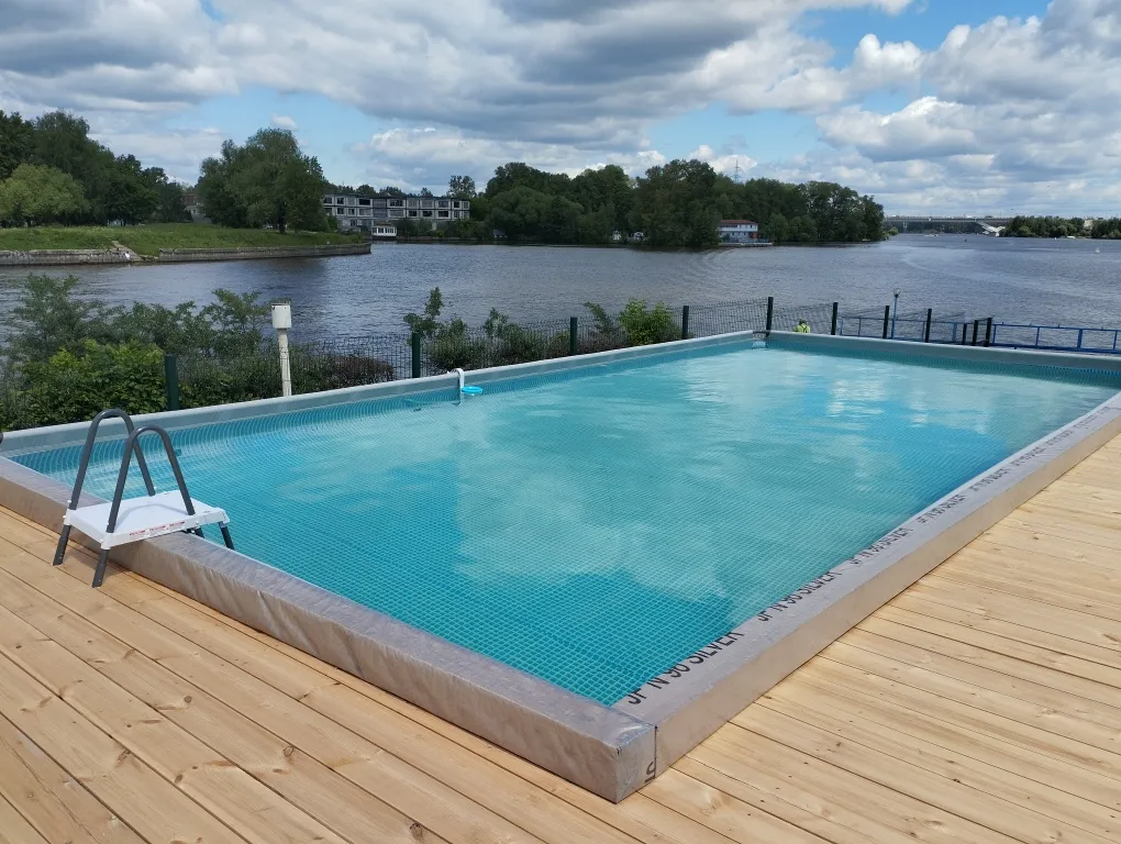 Гостевой дом в глэмпинге на берегу реки