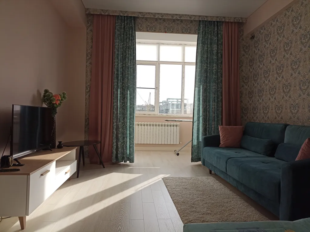 Уютная квартира в центре города, с видом на море