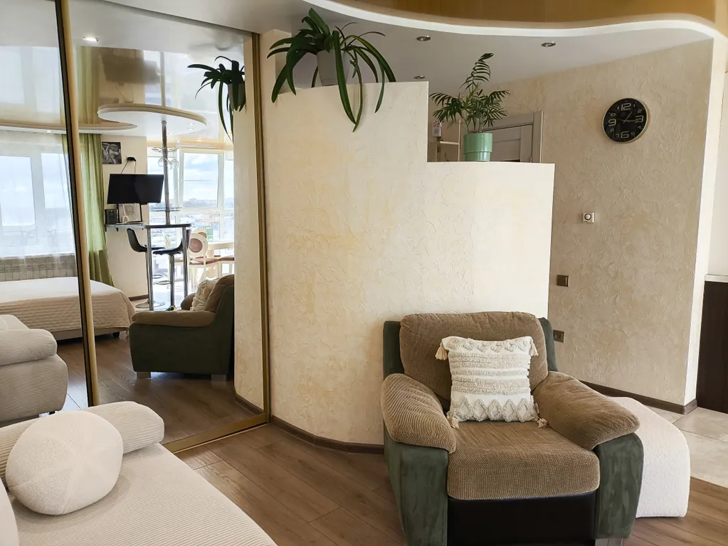 Шикарная квартира с панорамным окном для 4